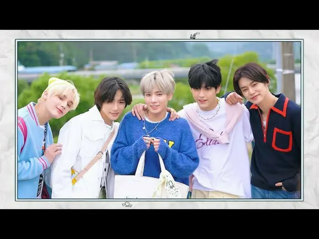 TXT、[PREVIEW] TXT (TOMORROW X TOGETHER) PHOTOBOOK ke-3 'H:OUR' SPOT  