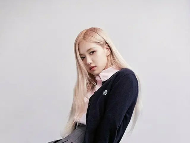 BLACKPINK Rose, released pictures. Casual brand ”5252 BYOIOI”. .. ..