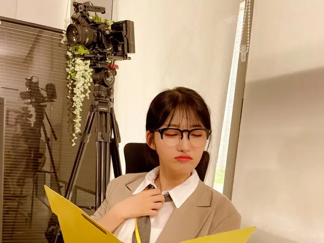 [T official] EVERGLOW, [#Sihyun] Terima kasih selamanya untuk aplikasi V yang te