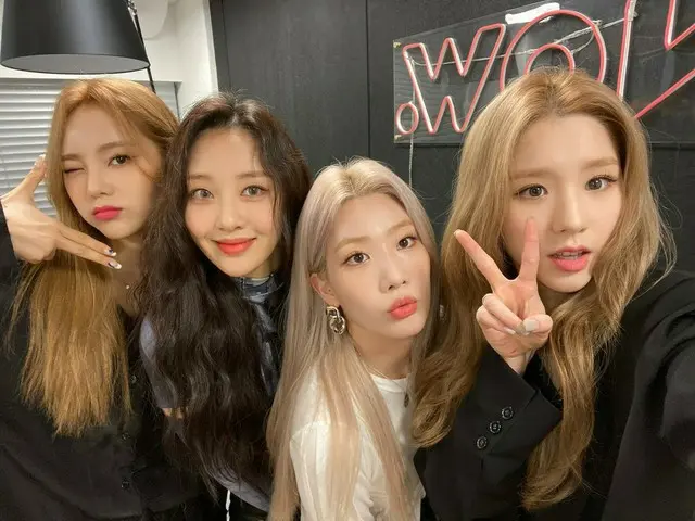 [TOfficial] LOONA (Loona), 4 #LoonaGirls akan menembak hati Ohbit #Heejin #Kimli