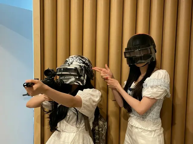 [Resmi] fromis_9, [#Jiwon] Aku sangat mencintai adikmu🧸💗🎉🎁 #HAPPY_HAYOUNG_DA