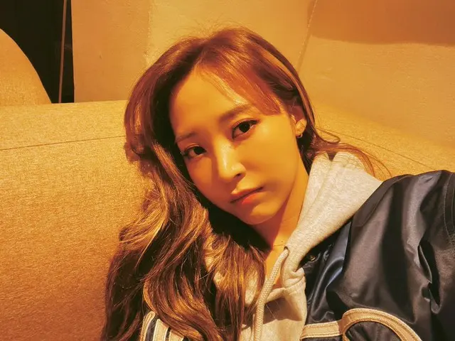 [Resmi] MAMAMOO, [#Moonbyul] Moomoo kami, jam 9 nanti Naver juga bersama Byuli h