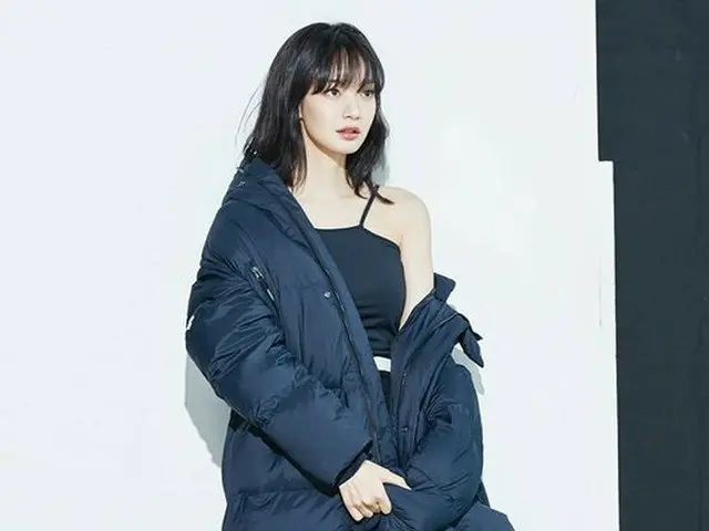 Actress Shin Mina, released pictures. Magazine ”HIGH CUT”.