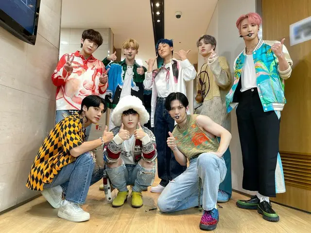 [T Official] ATEEZ, [📷] TODAY ATEEZ ⠀ Many gather here and dance Let's keep onmoving ╰ (* ° ▽ ° *)