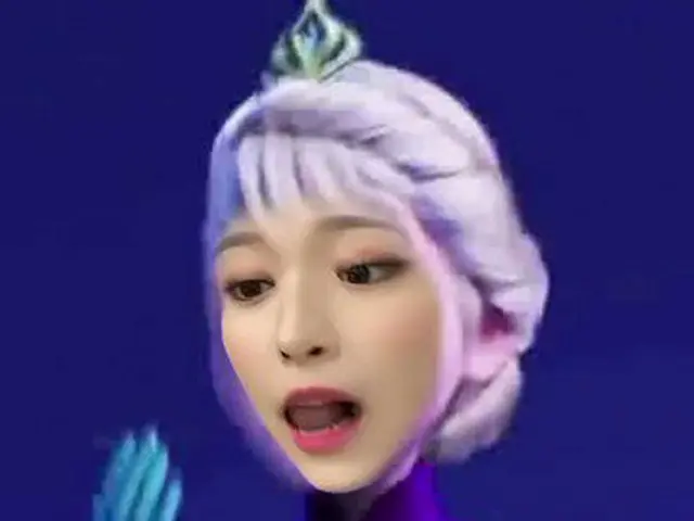 [Resmi] LOONA (Loona), [LOONA女团#230] #Hyunjin benar-benar menjadi Elsa😼❄️ #Loon