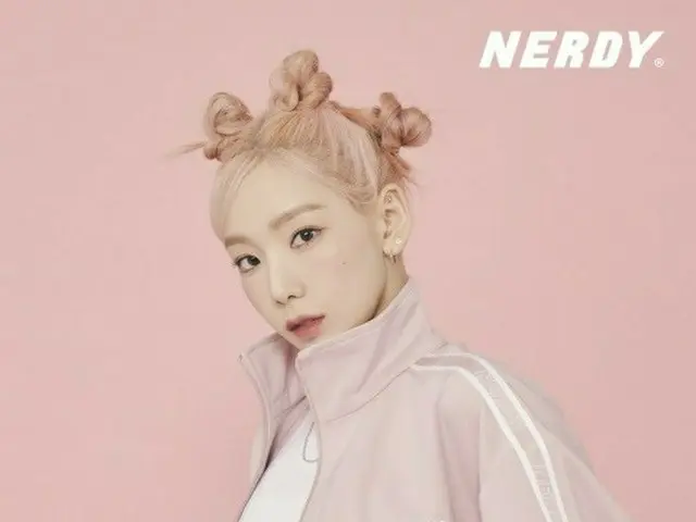 Taeyeon (SNSD) dan Pictorial telah dipublikasikan. kutu buku. .