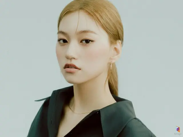 WEKI MEKI Kim Do-yeon patah pergelangan tangan kirinya sebelum comeback. ..