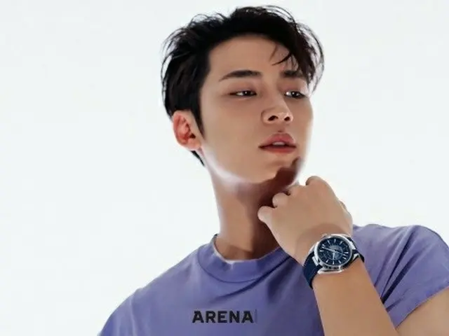SEVENTEEN Mingu merilis sebuah pictorial. ARENA HOME+. ..