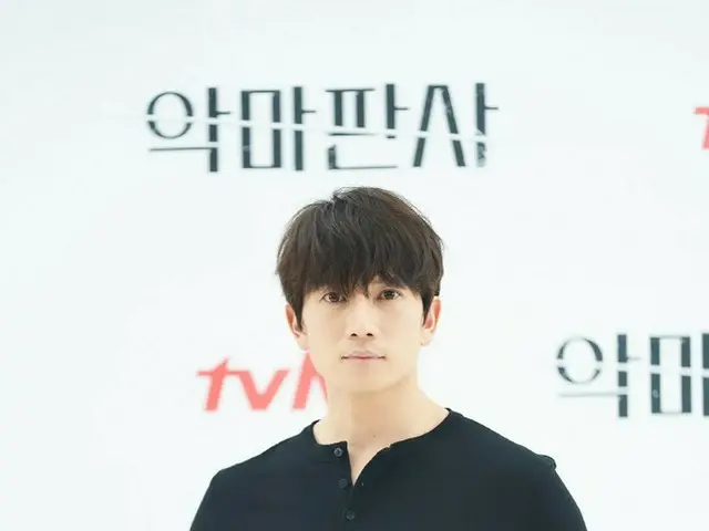 Aktor Ji Sung menandatangani kontrak eksklusif dengan Surpass ent, seorang manaj