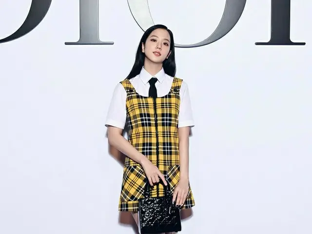 JISOO attended the ”Paris Fashion Week” DIOR event.