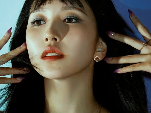 Mina (TWICE), pictorial diterbitkan. Korea Barat. ..