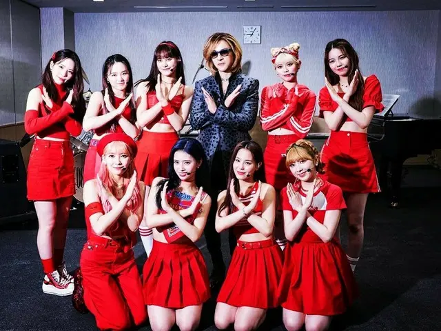 YOSHIKI released a photo with NiziU and it became a Hot Topic. ”Everyone fromNiziU came to the dress