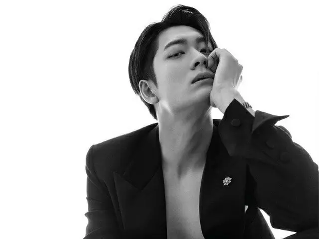 Aktor Kang Tae-woo merilis foto tersebut. Ali. .