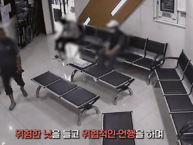 Di Korea Selatan, momen menakutkan seorang pria berjalan di sekitar rumah sakit 