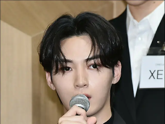 Hangyeom 'OMEGA X' mengatakan pada konferensi pers, "Saya menemui psikiater." .