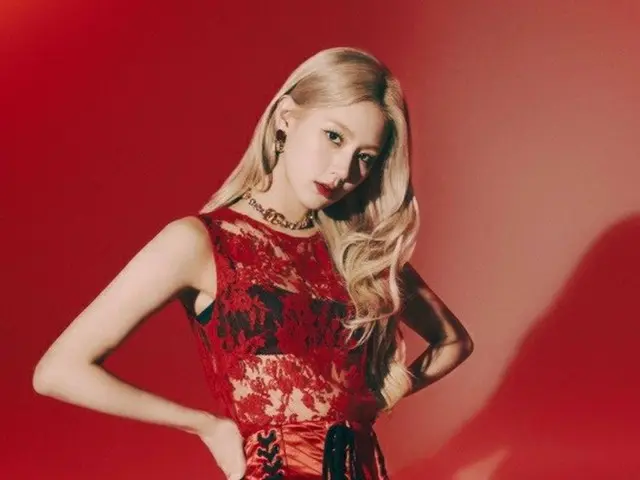 (G)I-DL E MIYEON, memposting gambar. Daya tarik Korea. .