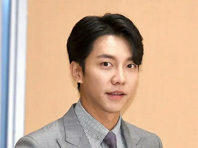 Aktor dan penyanyi Lee Seung Gi tidak dibayar untuk penjualan lagunya? "18 Tahun
