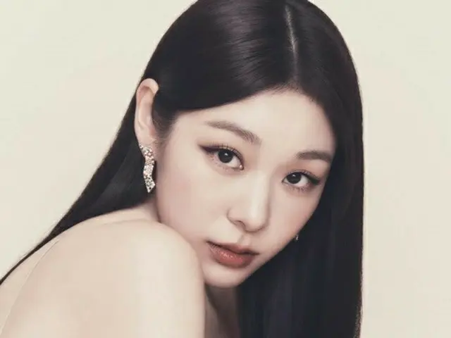 Kim Yuna merilis fotonya. Pasar Harper. .