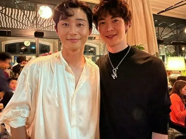 Actor Miyazawa Hio revealed that he met Park Seo Jun in Paris. ”Dinner with ParkSeojun in Paris”. .