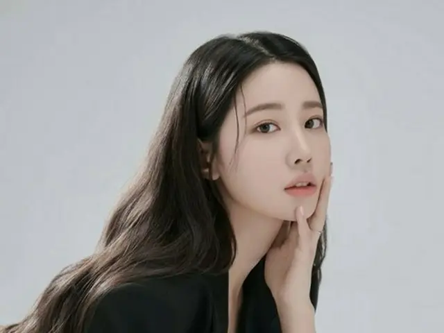 "BERRY GOOD" Chu Hyun menandatangani kontrak eksklusif dengan Ghost Studio, dan 