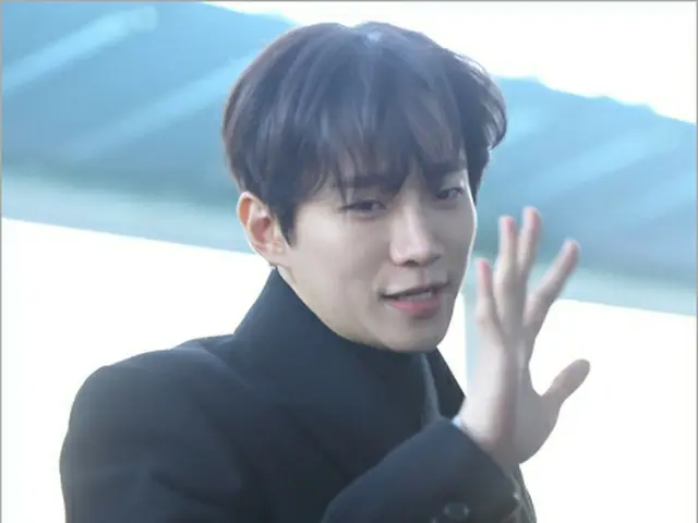 Junho (14:00) berangkat ke Bandara Internasional Incheon di Thailand untuk syuti