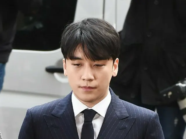 VI (former BIGBANG) was released today (2/9), two days ahead of the scheduledrelease on the 11th. .