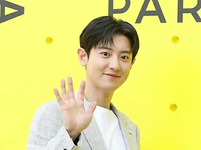 Chanyeol (EXO) menghadiri acara toko pop-up merek parfum Italia. .