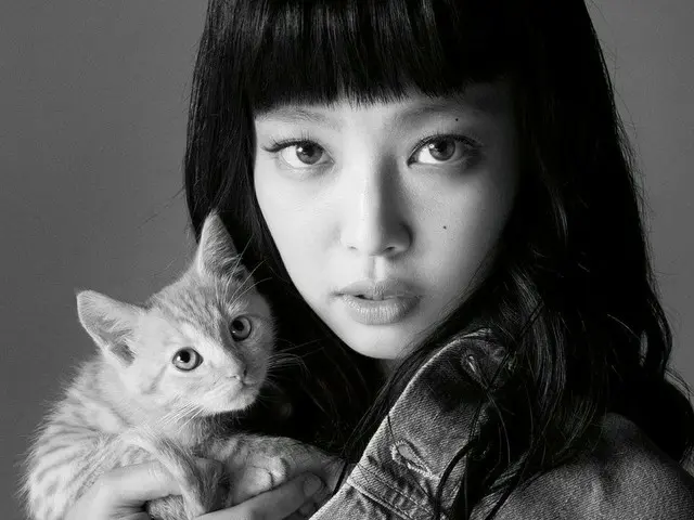 JENNIE, foto diposting @CalvinKlein. .