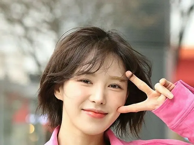 WENDY, ke stasiun radio SBS Radio "Wendy's Young Street". .