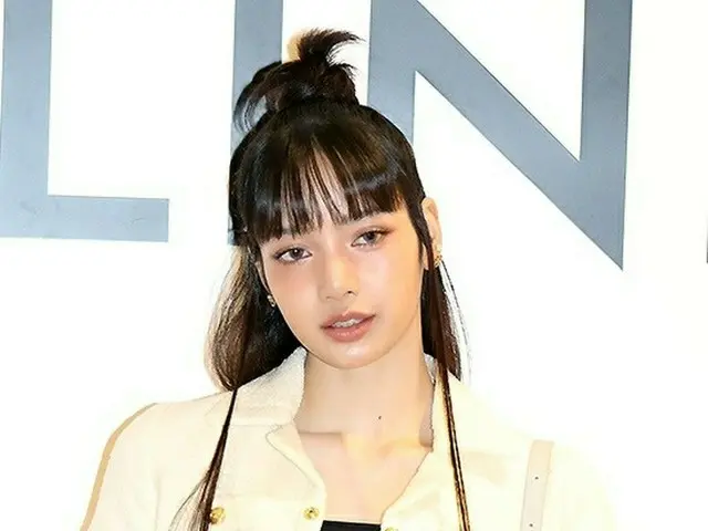 LISA di acara pop-up "Celine". Pada sore hari tanggal 30, Hyundai Department Sto