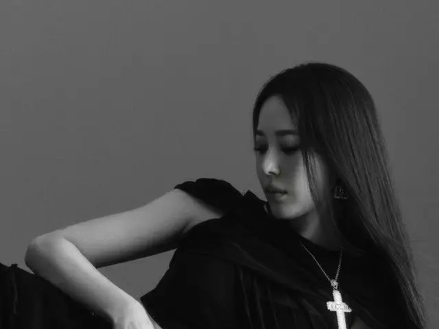 Uhm Jung Hwa dan BoA merilis foto mereka. W Korea Selatan. .