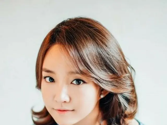 Singer Younha, this month's comeback decision. Full album after 5 years.