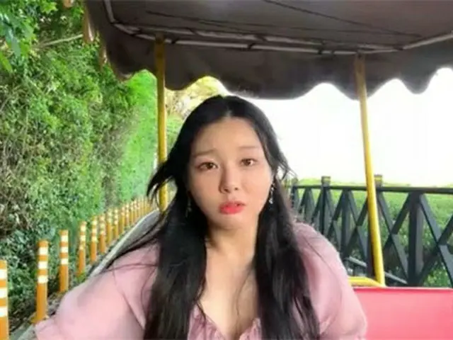 Bintang Korea Selatan OHSEVELY dilecehkan secara seksual selama siaran langsung 