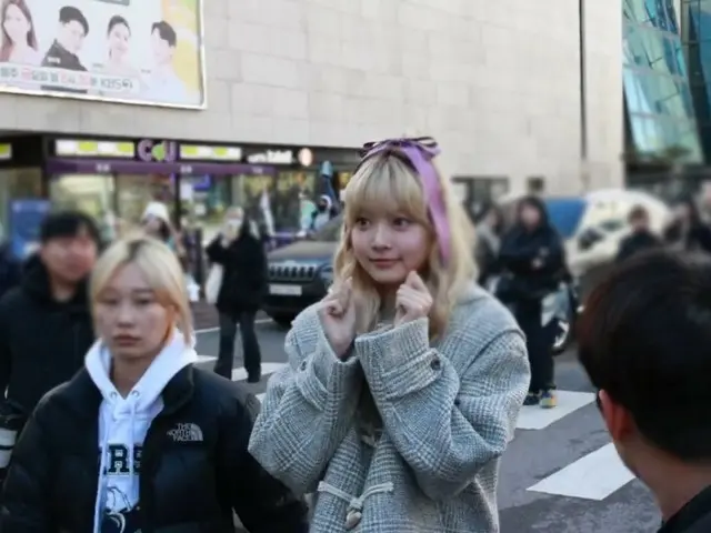 HONG EUNCHAE sedang bergerak pada pagi hari tanggal 10 untuk syuting konten sebe