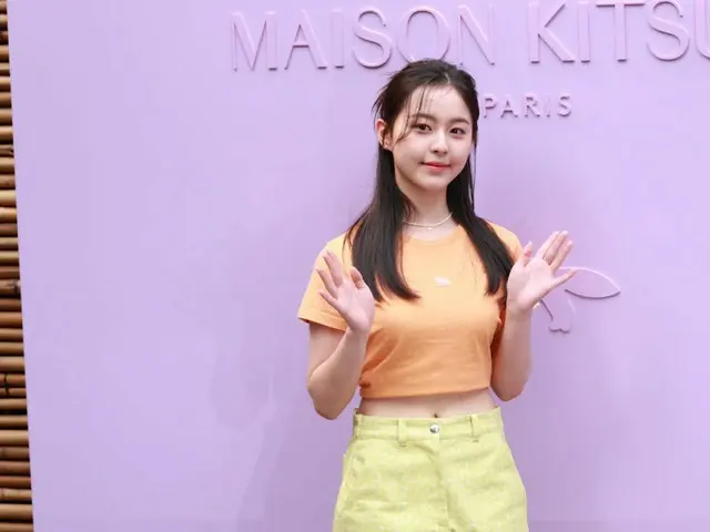 Aktris Park Ji Hu menghadiri acara peluncuran "Maison Kitsune" Baby Fox pada tan