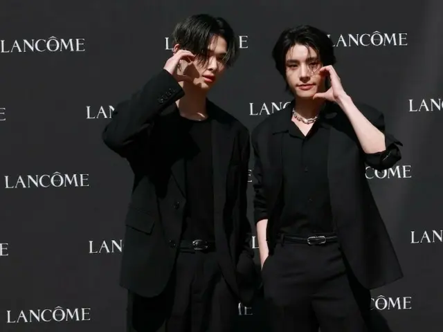 "ENHYPEN" NI-KI&JAKE menghadiri sesi foto untuk memperingati pembukaan toko pop-