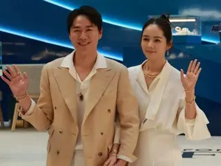Yun Jyung Hoon & Han Ga In menghadiri sesi pemotretan toko pop-up Force10 Cruise