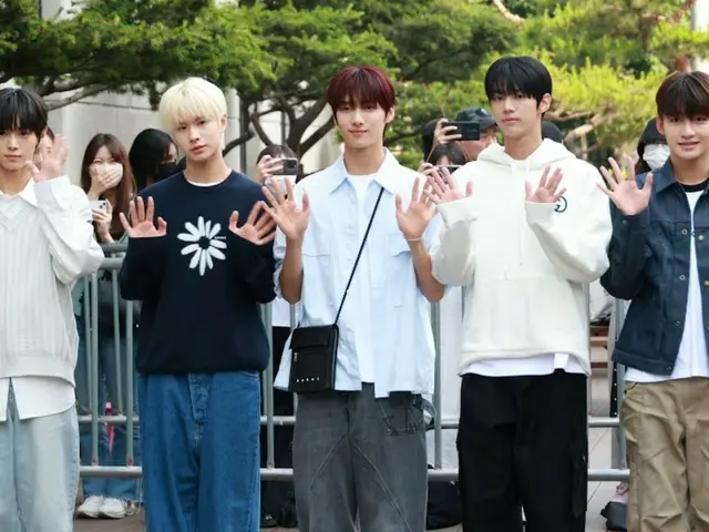 TWS pergi ke KBS untuk tampil di "MUSIC BANK".