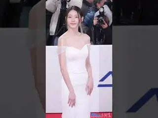 241129 Karpet merah Penghargaan Film Blue Dragon Gong Seung-yeon_ oleh 스피넬
 * Ha