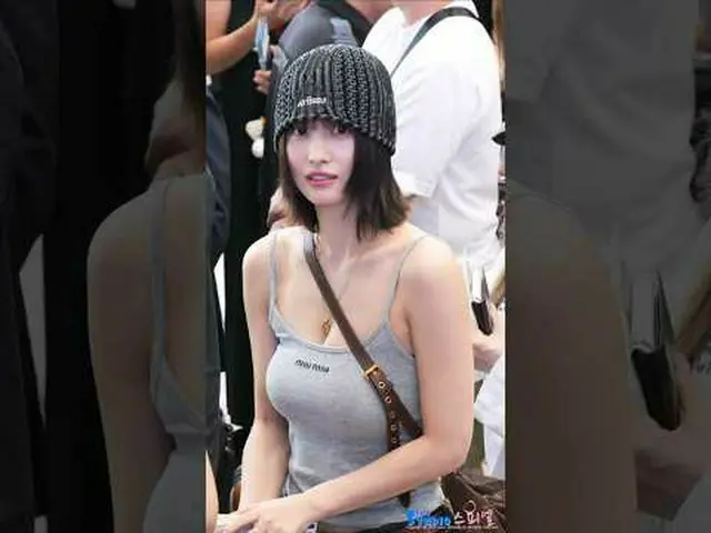 2507125 TWICE_ _ 'THIS IS FOR' Foto Keberangkatan Bandara Tur Dunia oleh 스피넬 * J