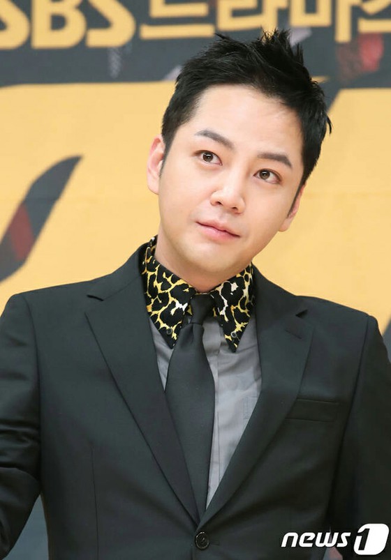Aktor Jang Keun Suk membatalkan pertemuan pada tanggal 29 bulan ini = Diam-diam selesai di korona baru