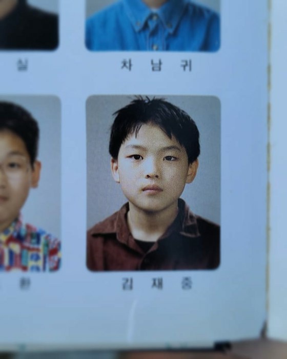 Kim JAEJUNG, hari sekolah dasar yang tampan buka ... "Aku ingin bertemu teman masa kecil"