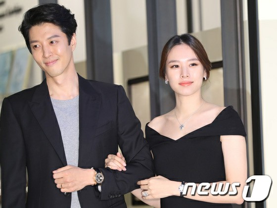 [Resmi] Aktris Cho Youn Hee sisi mengakui perceraian dengan aktor Lee Dong Gun "Mediasi selesai"