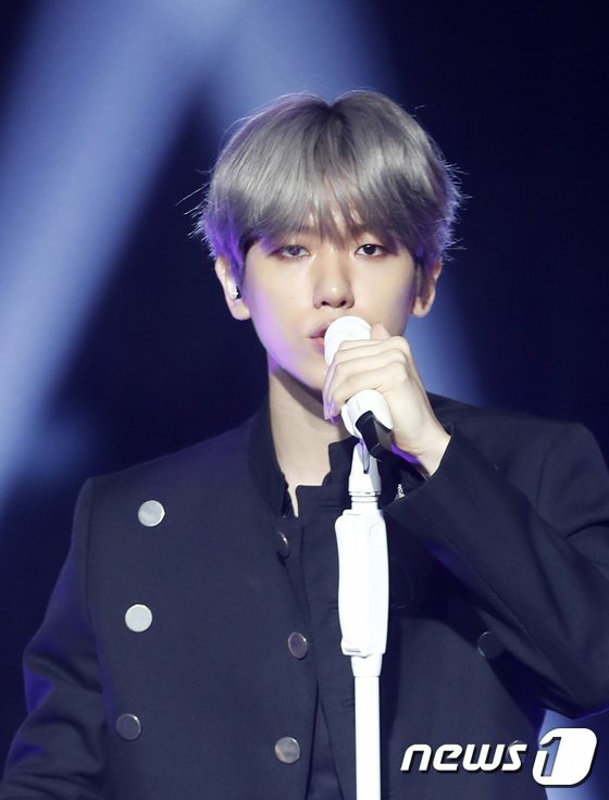 BAEK HYUN (EXO) mengaku sebagai kenalan dan penembak jitu CHANYEOL, "Siapa kenalan saya?"