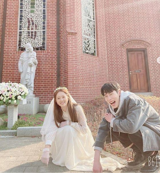 Aktris Go Ara juga mengumumkan pernikahannya? Rendah hati dalam gaun pengantin ... Lee Jae-uk juga tersenyum