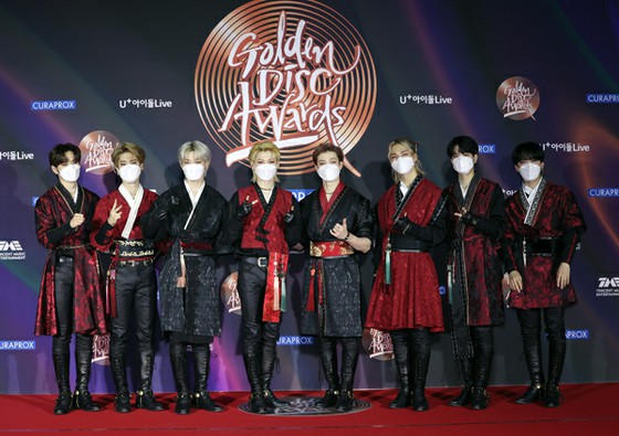 BTS, Fashion Hari Kedua "Golden Disc" adalah Topik Hangat