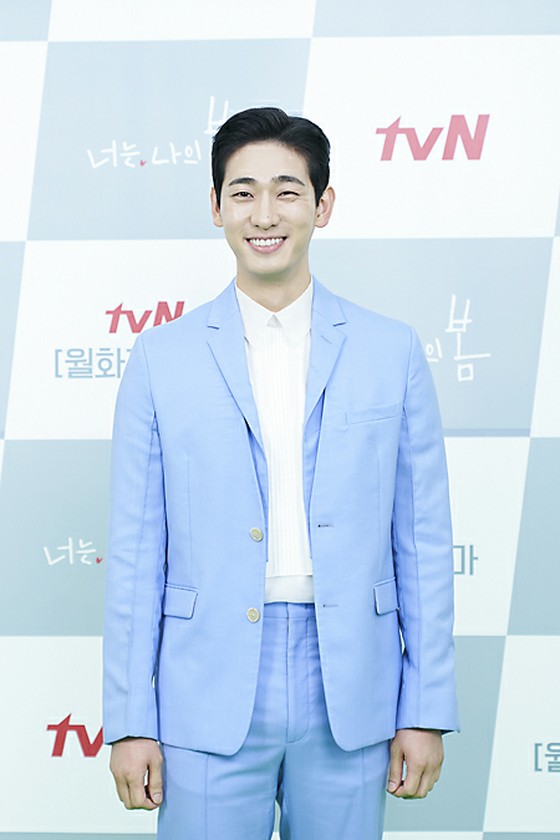 [Foto] Aktor Kim Dong Wook & Seo HyunJin dan lainnya menghadiri presentasi produksi serial TV "Kimi wa My Spring"
