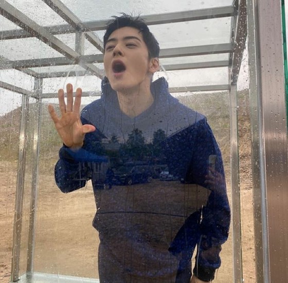 CHAEUNWOO (ASRTO), seberapa kecil wajahmu? … Hancurkan penggemar dengan tatapan bersalah yang menawan