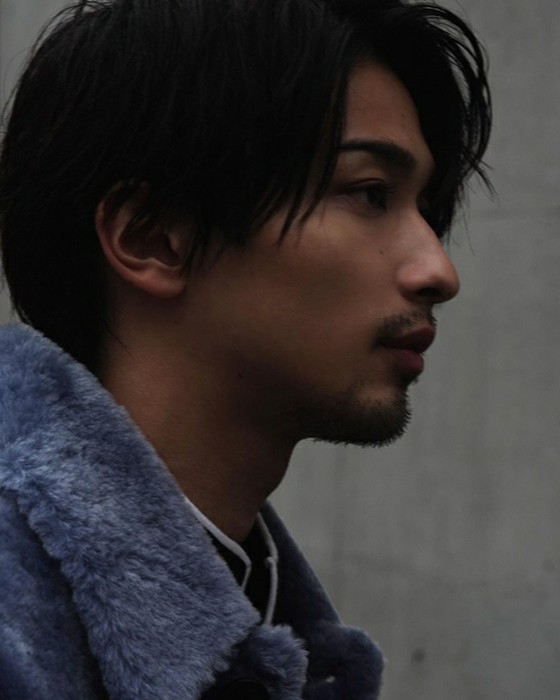 Ryusei Yokohama pertama kali muncul di majalah Korea gravure = "Meteor yang jatuh menimpa kita"