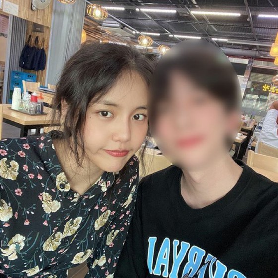 "AOA" Hyejeong, siapa pria di sebelah? … “Segera hapus” postingan dua foto tatap muka di Instagram